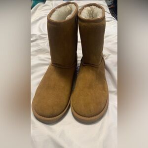 Kookaburra by Uggs- Classic Tan Suede Boots
